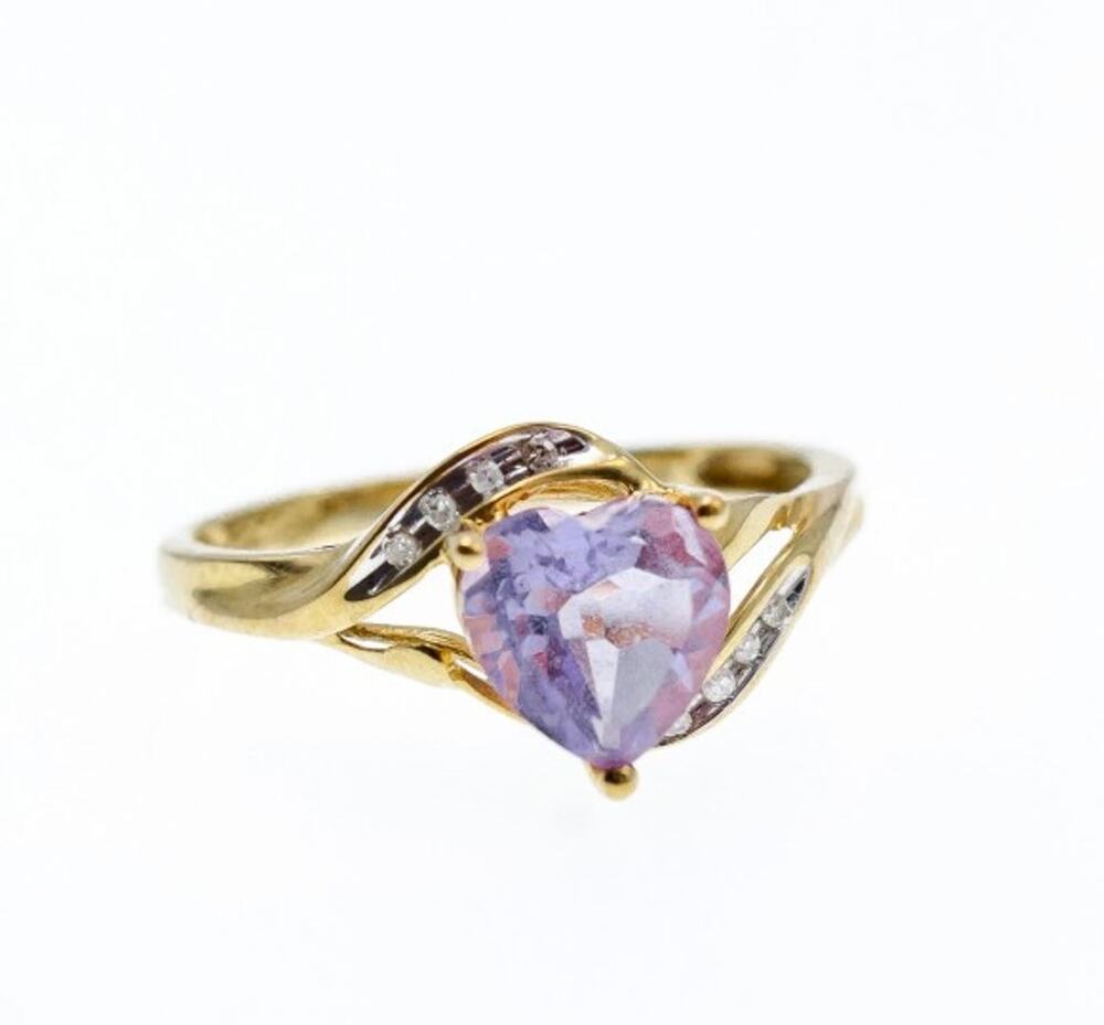 10K Yellow Gold Tourmaline & Diamonds Heart Ring Size 4.75